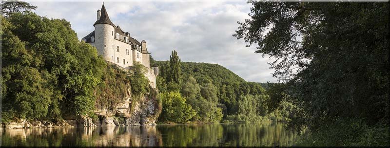 Le château de La Treyne au bord de la Dordogne